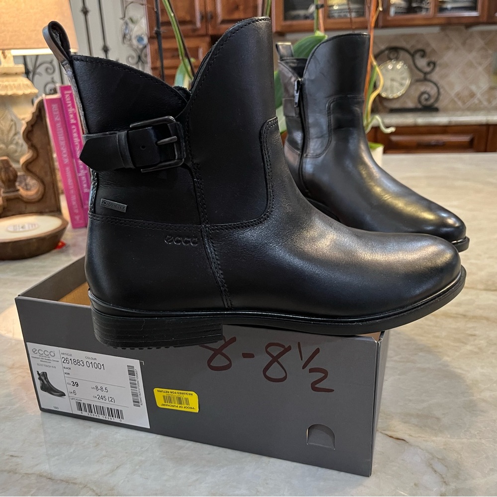 NWT Ecco black ankle boots.  New!!